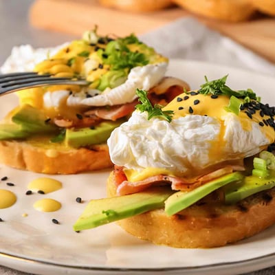 Eggs benedict